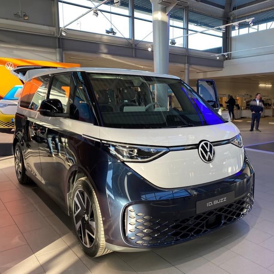 大众纯电动mpv来了,尺寸超越奥德赛,双色车身 7座,下月开售