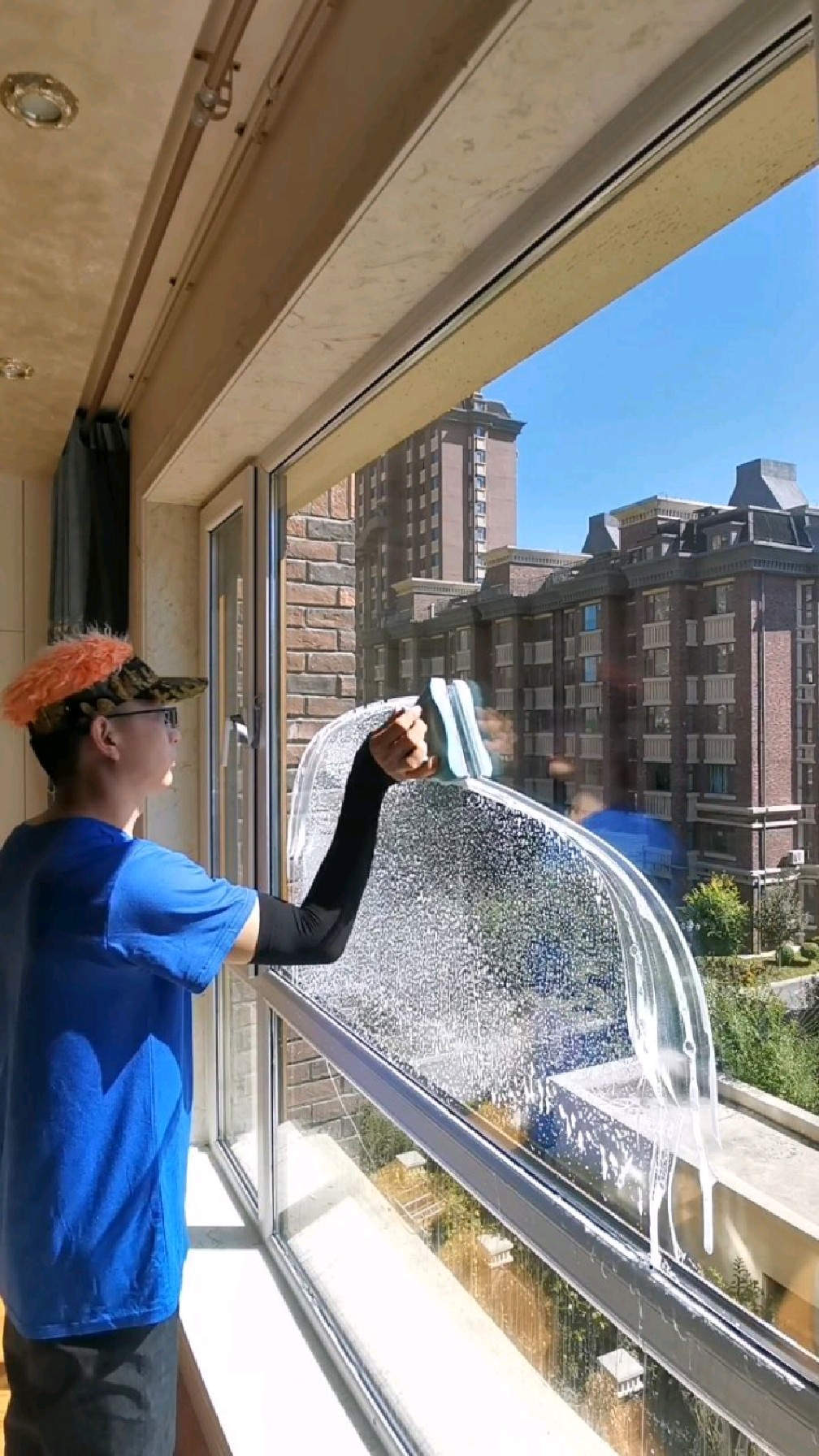 楼房双面擦玻璃