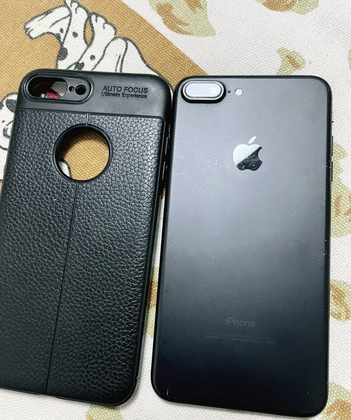iphone钉子户是真的多和朋友吃饭发现一台iphone7p还当主力机