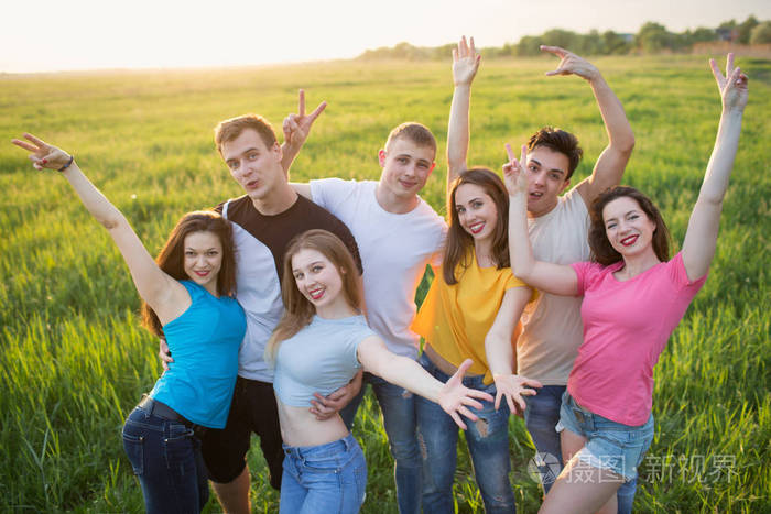 你们身边的年轻人是否也是如此?