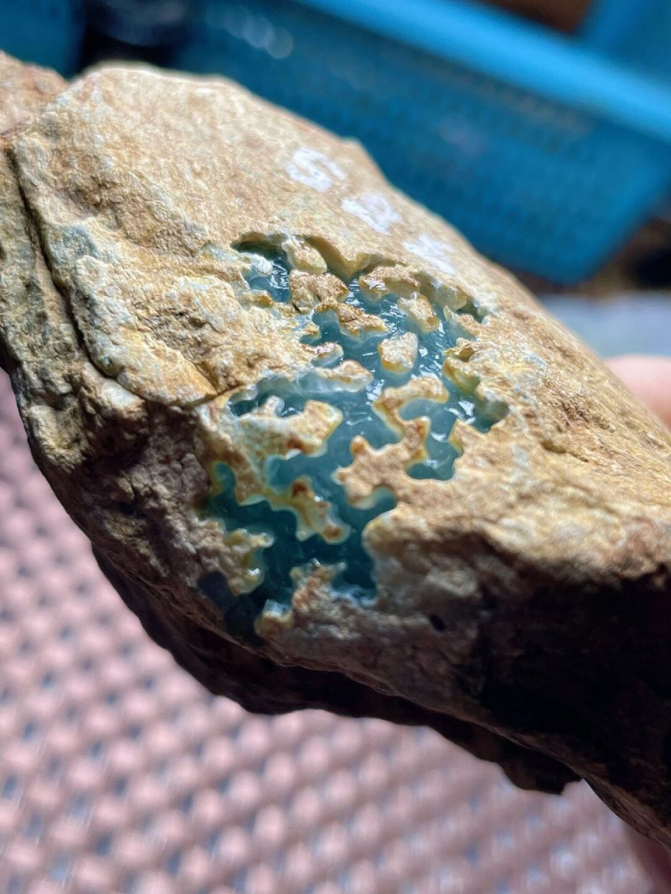 翡翠原石# #点击头像看直播# 猛料,245克后江开口天空蓝精品美货酪换