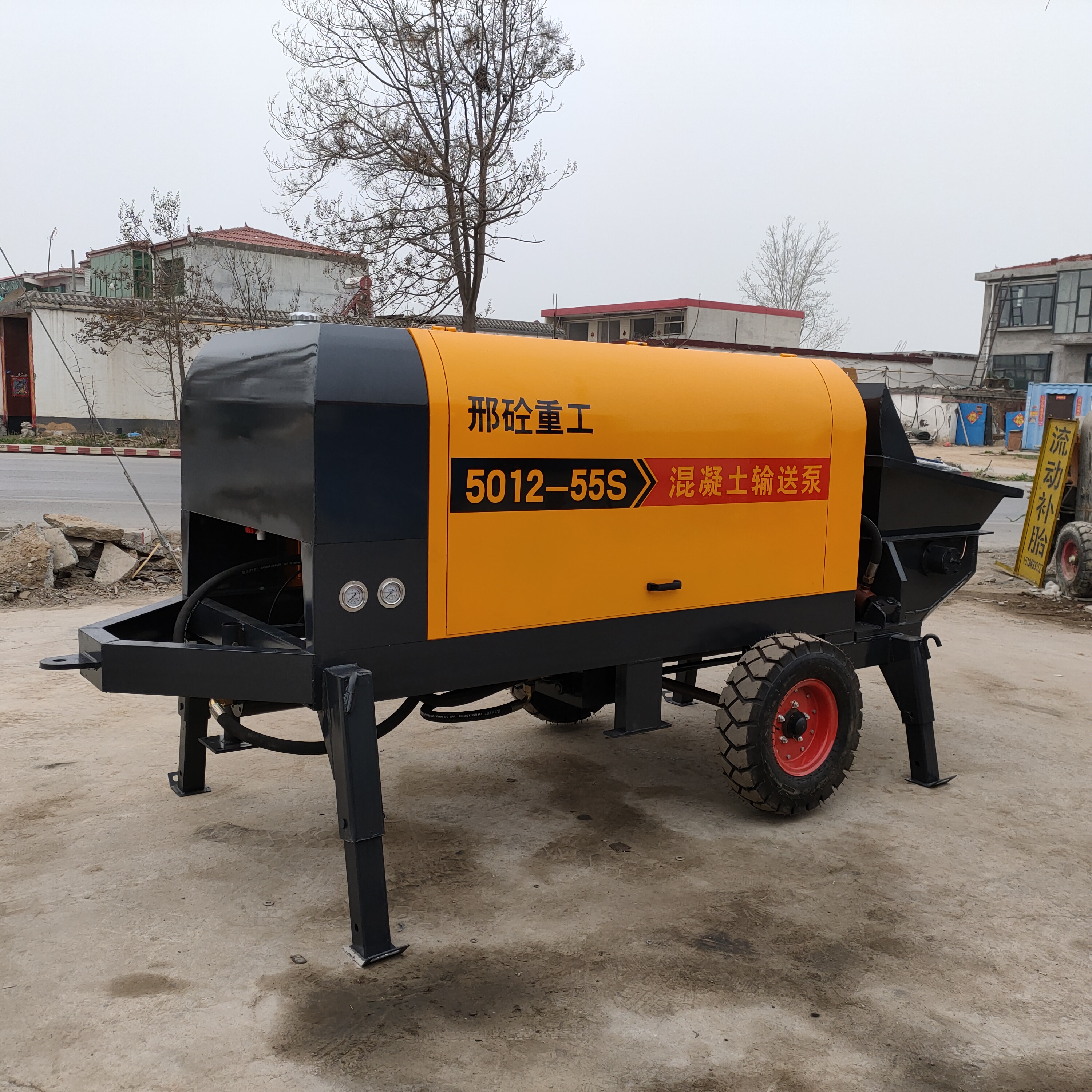 40型细石混凝土泵,细石混凝土输送泵厂家,打垫层地坪150米地泵