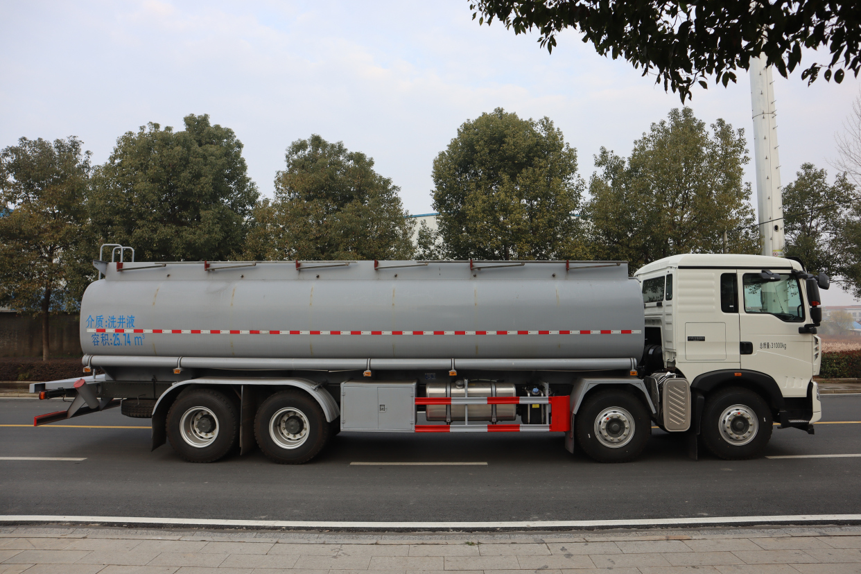 重汽普货油罐车
