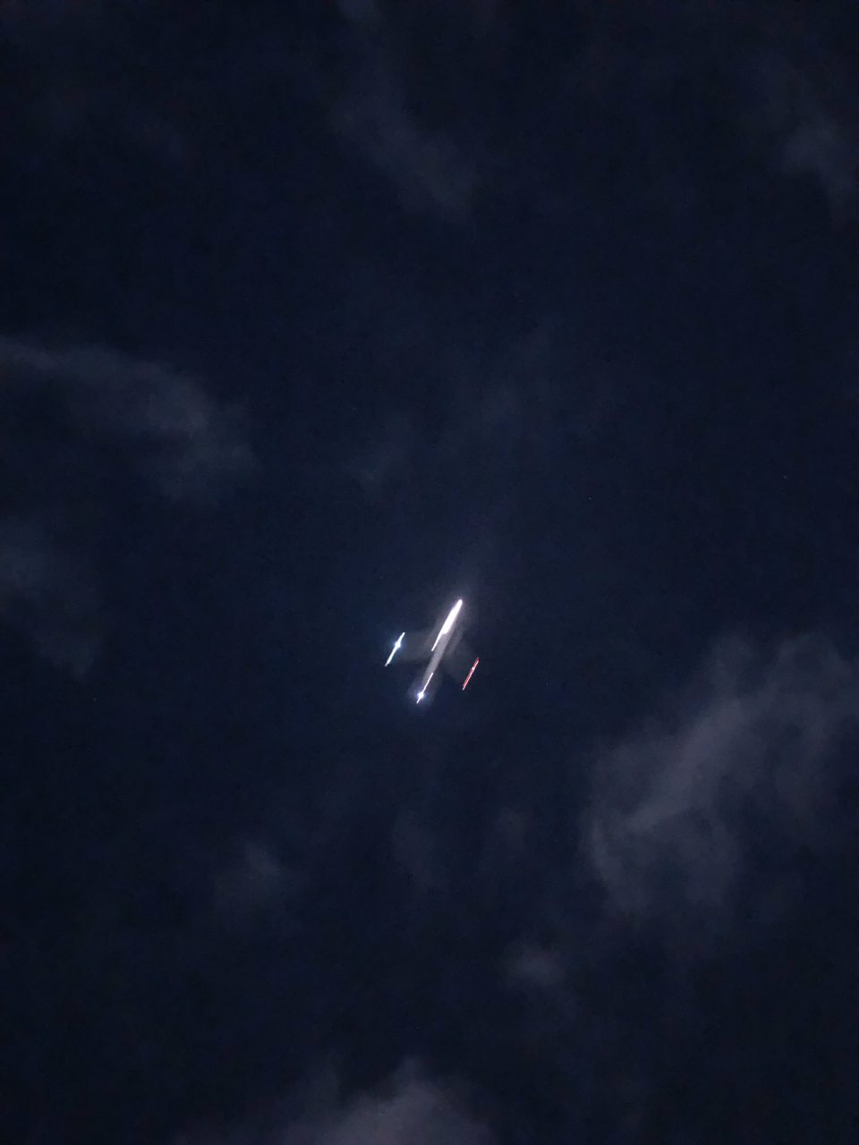 夜空中的飞机7615