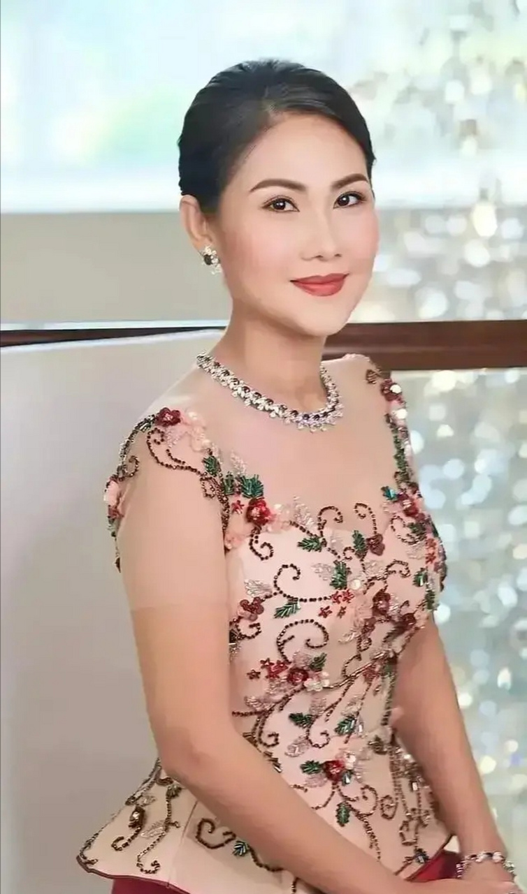 真的是又有钱又好看!