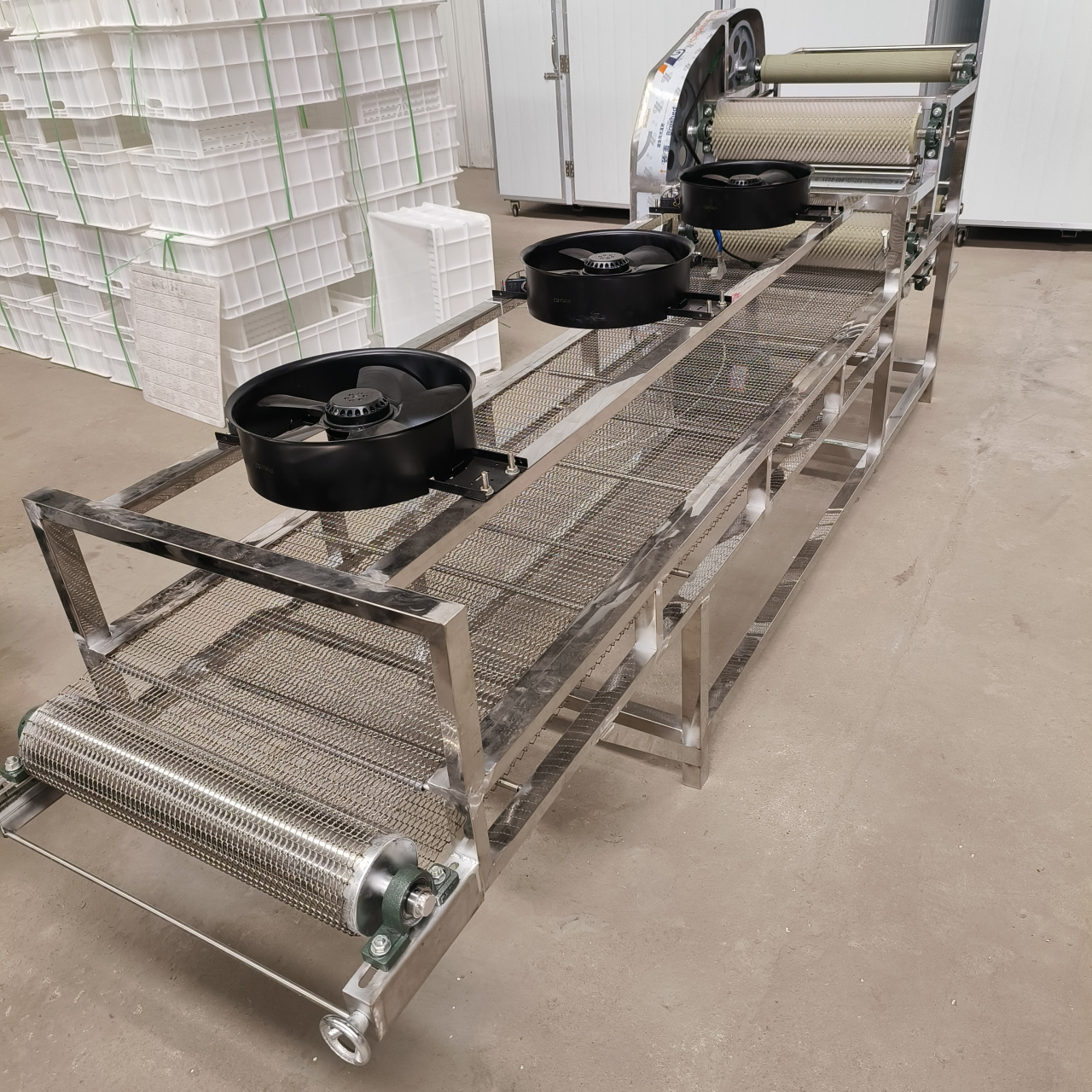 豆制品设备厂家# #扒皮机# #全自动豆腐皮机# 摊晾扒皮一体机,屎舷