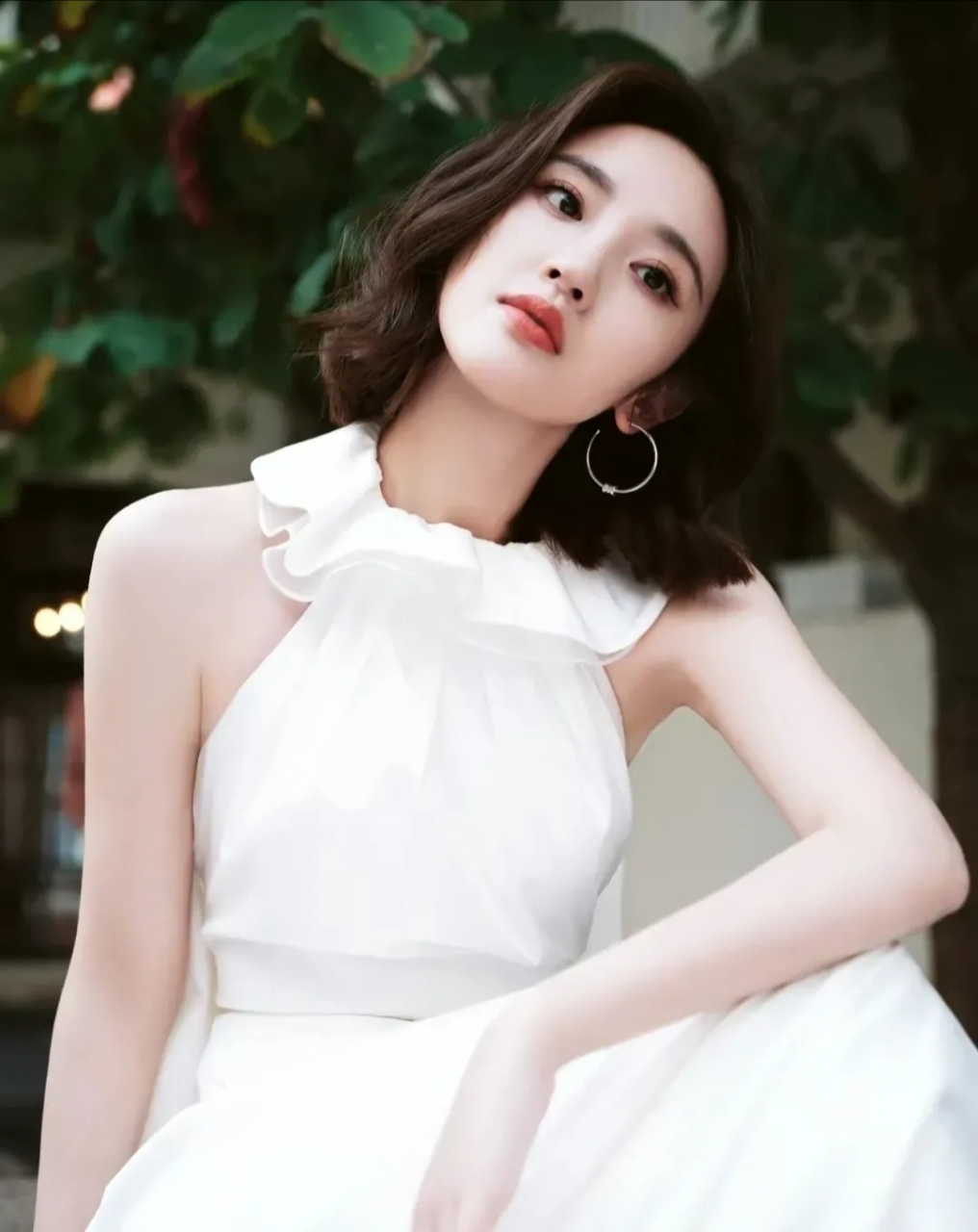 唐艺昕越来越大女人味十足!