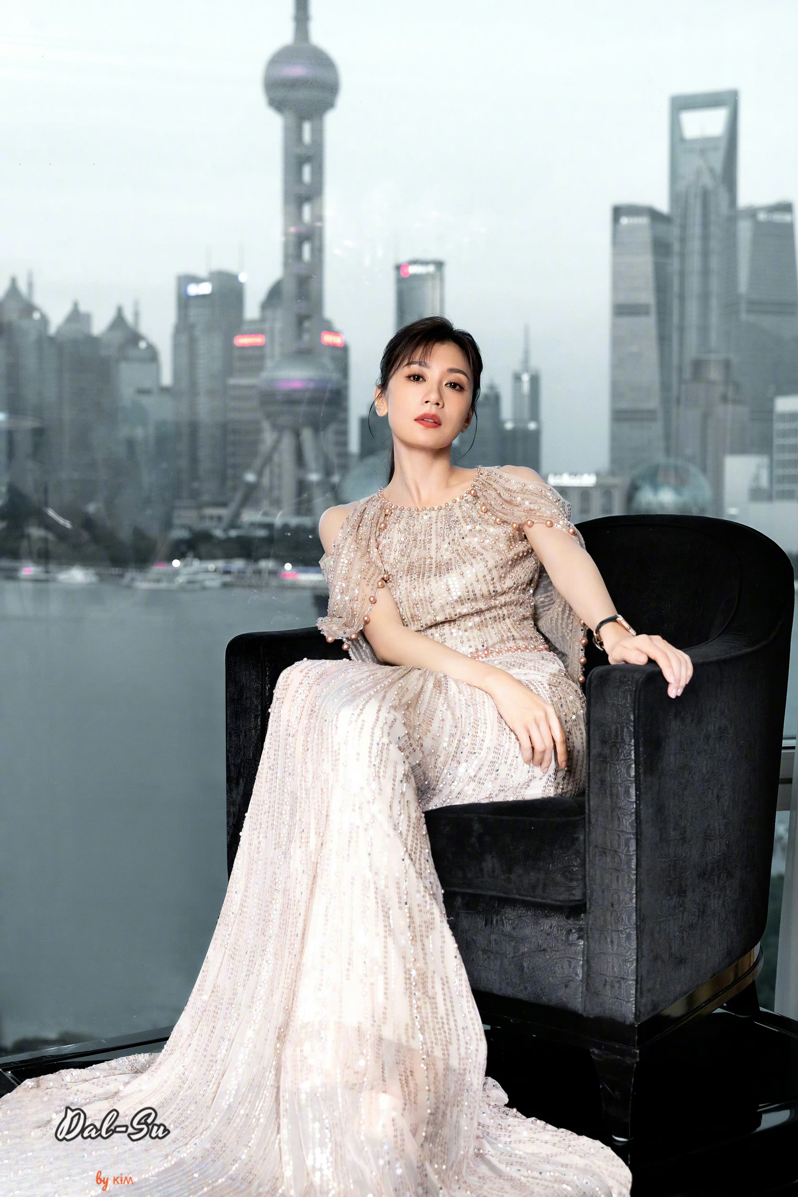 贾静雯和高圆圆的友谊之旅:共度时光,相互支持的珍贵回忆