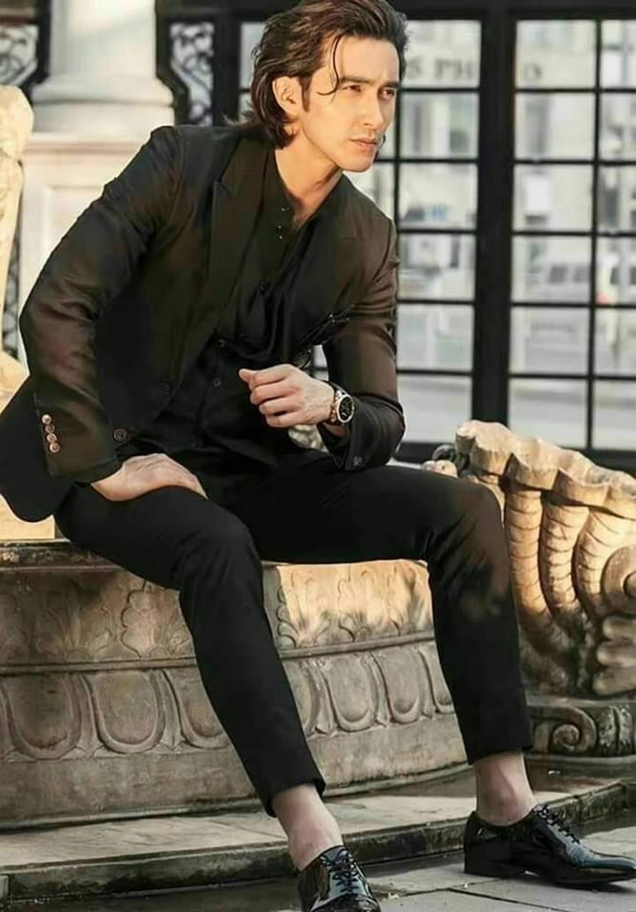 高伟光长发西装造型帅不帅?[三哈]