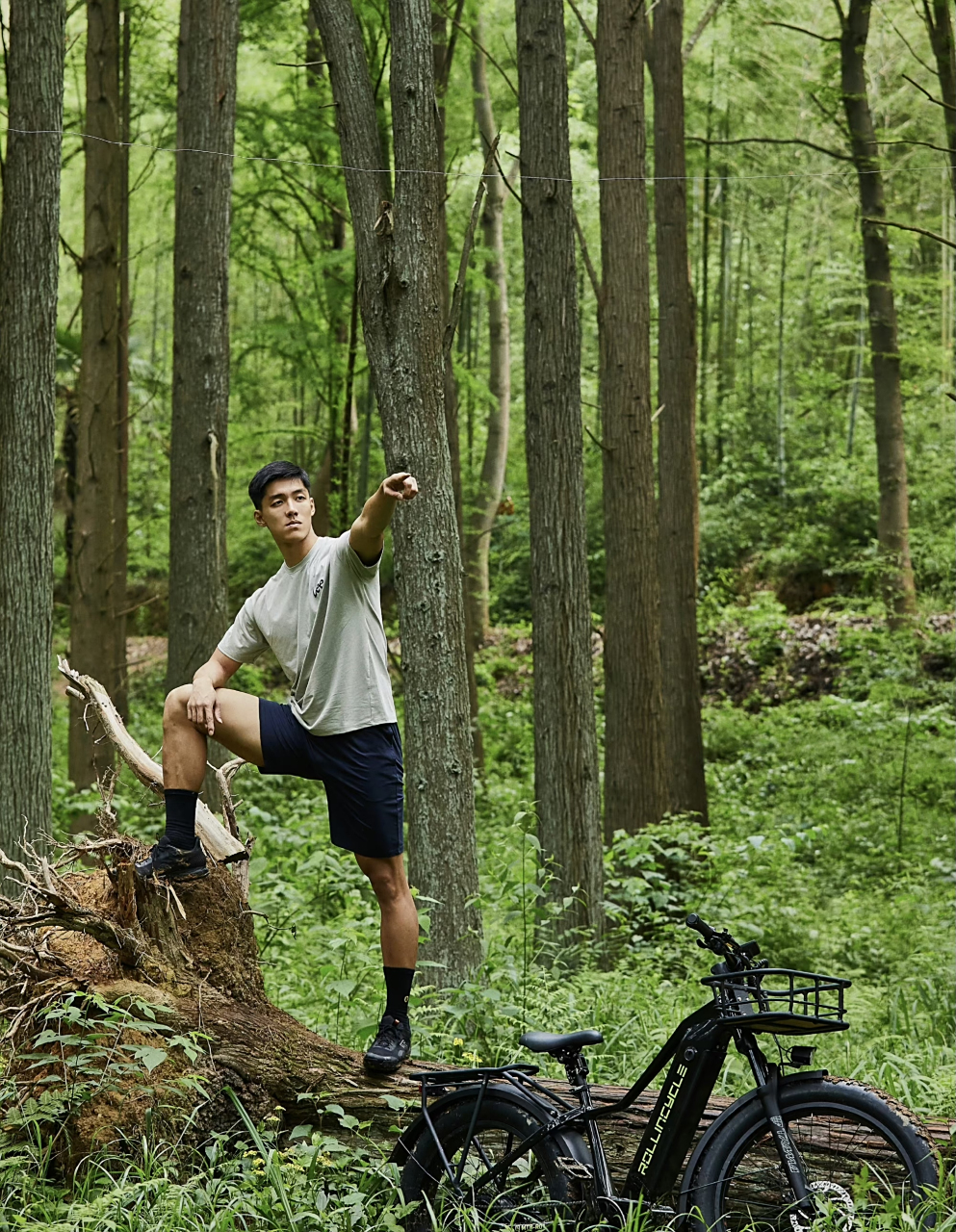 去林间感受一下大自然#摄影爱好者联盟# #帅哥