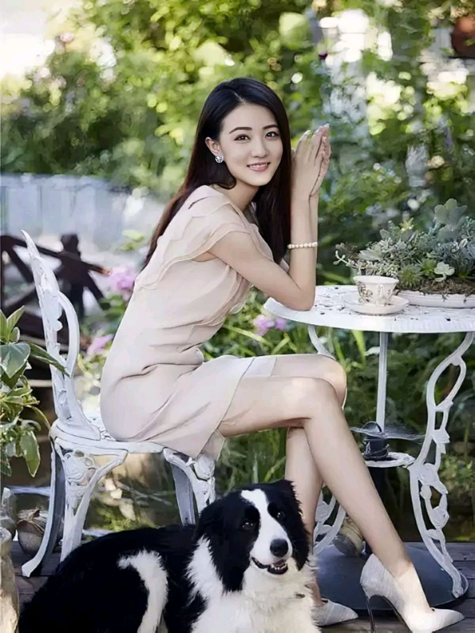 徐璐,1994年12月28日出生于内蒙古自治区呼和浩特市,毕业于中国人民