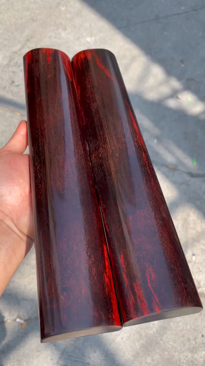 小叶紫檀拆房老料镇尺,一木对开,去心二膘料!