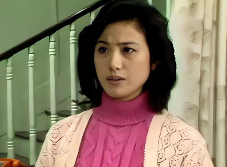 64岁吴玉华:与汪俊有缘无份,二婚嫁给画家后,家庭美满和谐