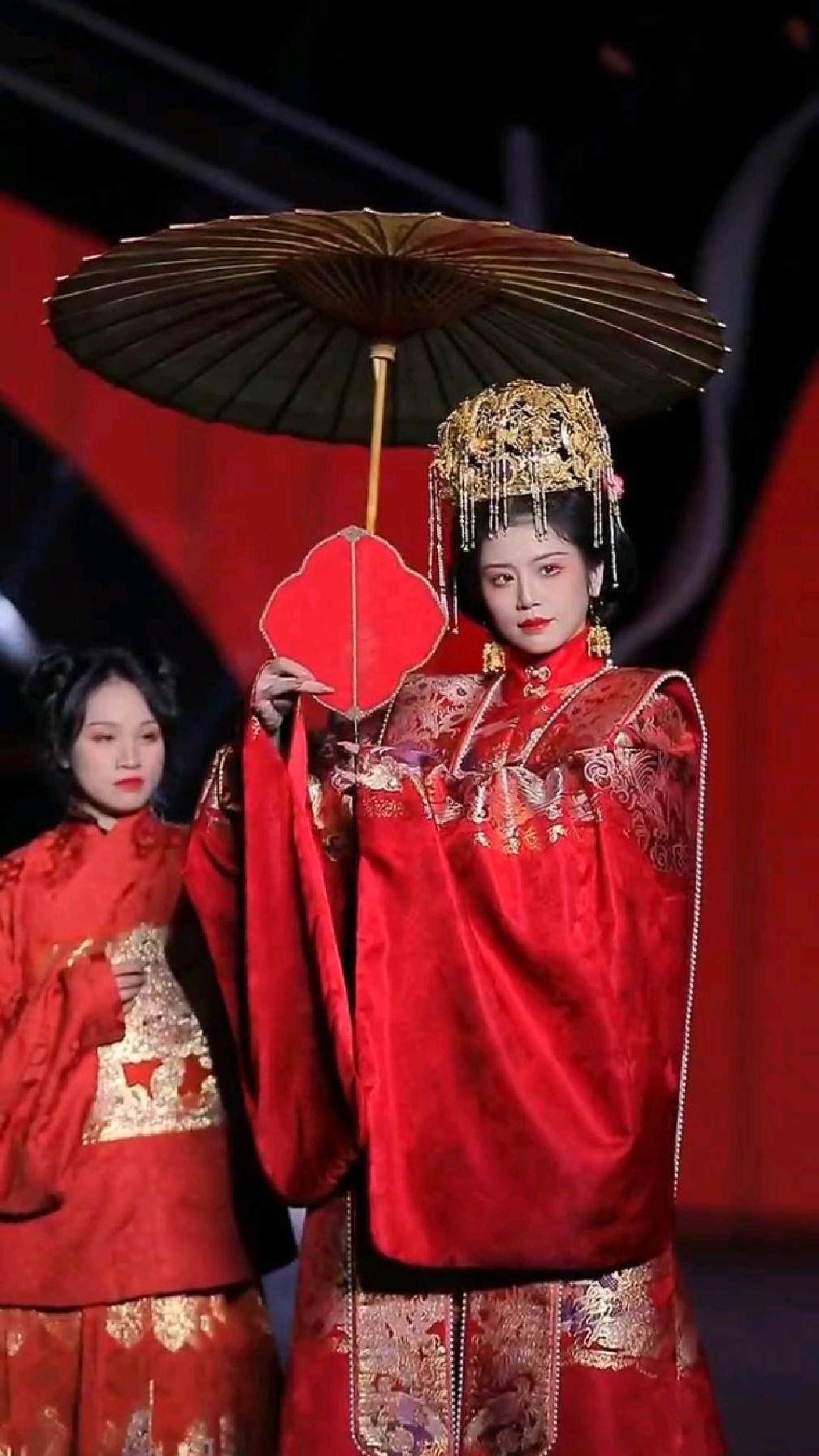 凤冠霞帔,端庄大气!十里红妆,婚服