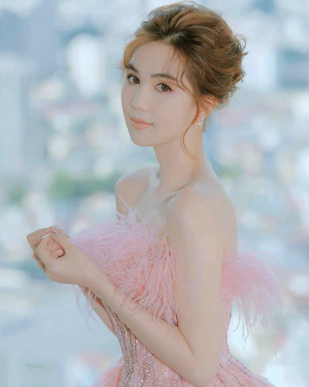 邓玉贞这个造型,真是美到犯规!