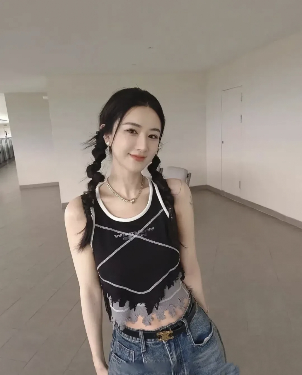 薇娅现在长这样了?直接出道吧,这颜值堪比赵丽颖 杨幂