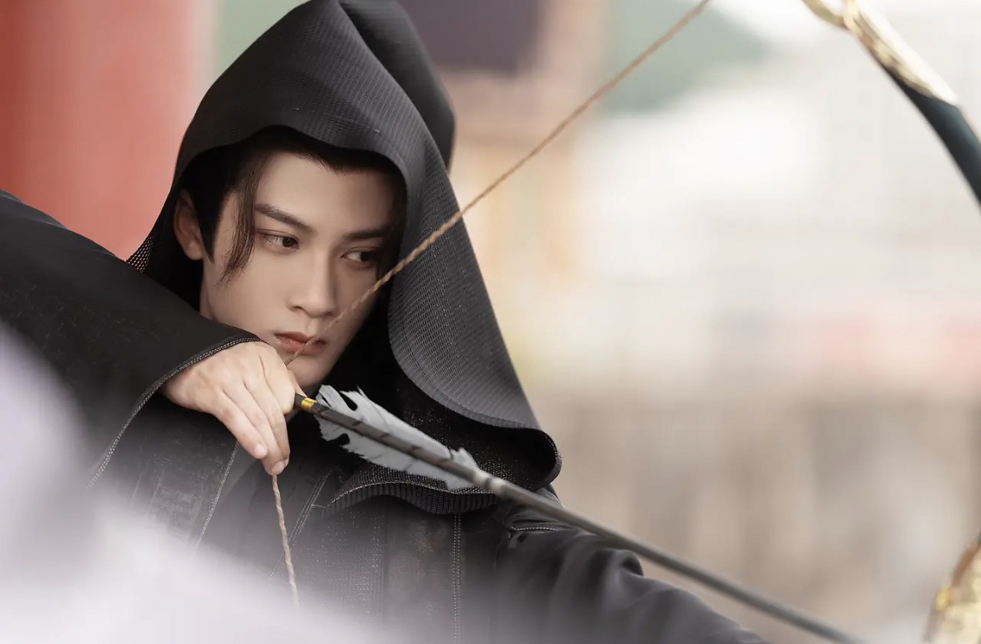 相柳的一生也算圆满了,陪小夭走过苦难,游历过山水