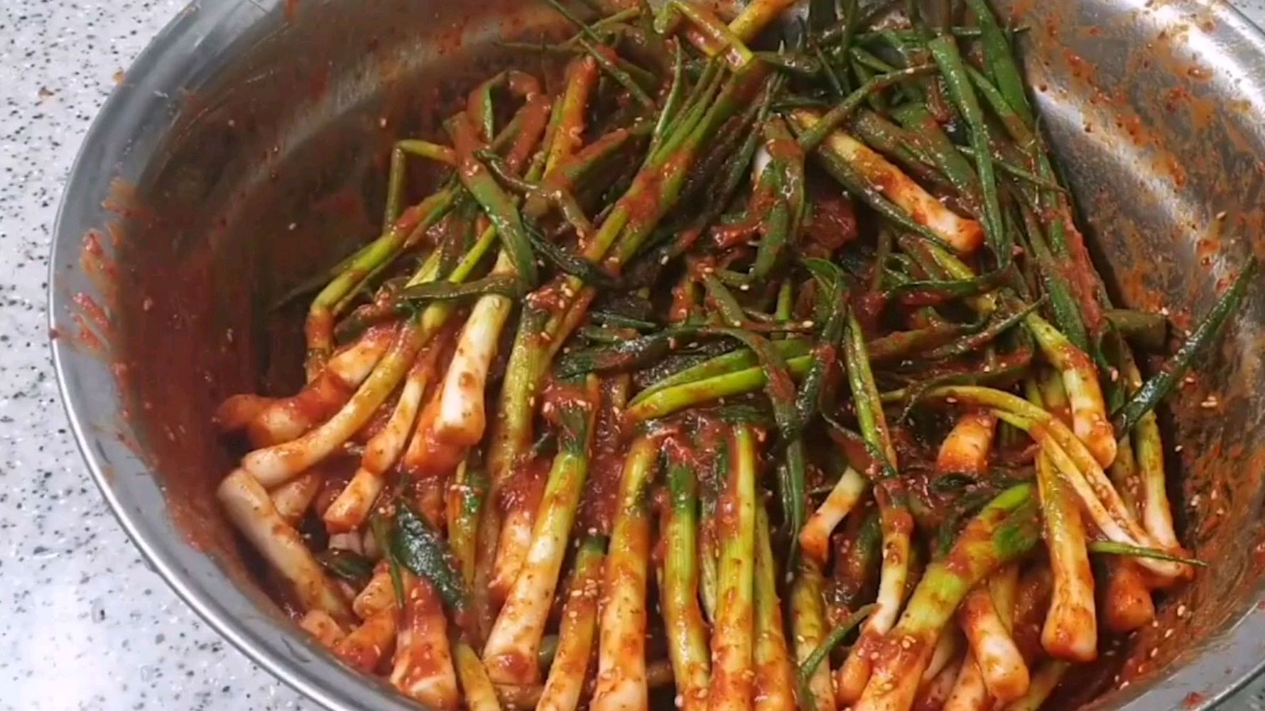 韩式拌辣葱泡菜的做法,配点烤肉,大口吃美味,香辣过瘾