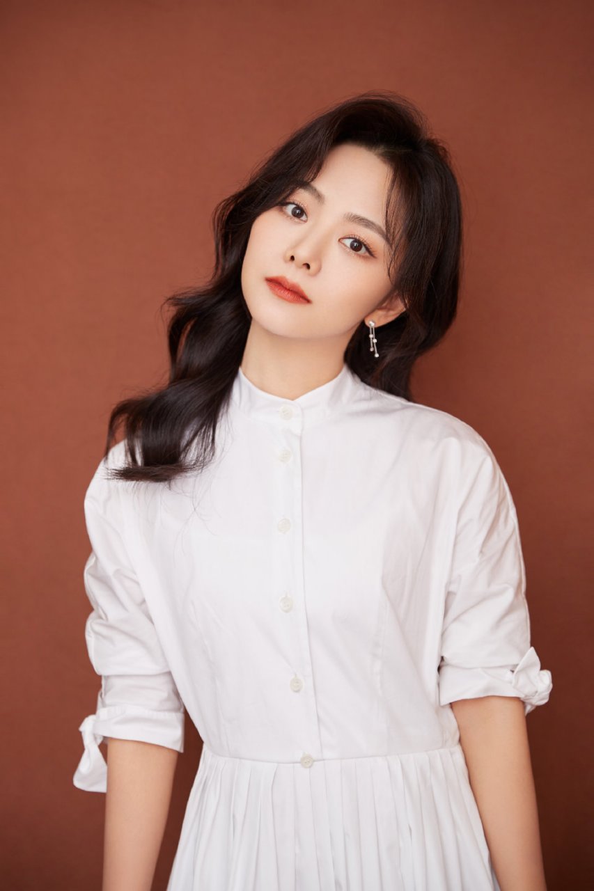 谭松韵的长相就是那种清纯活力,特别适合演傻白甜的高中生,你们觉得呢