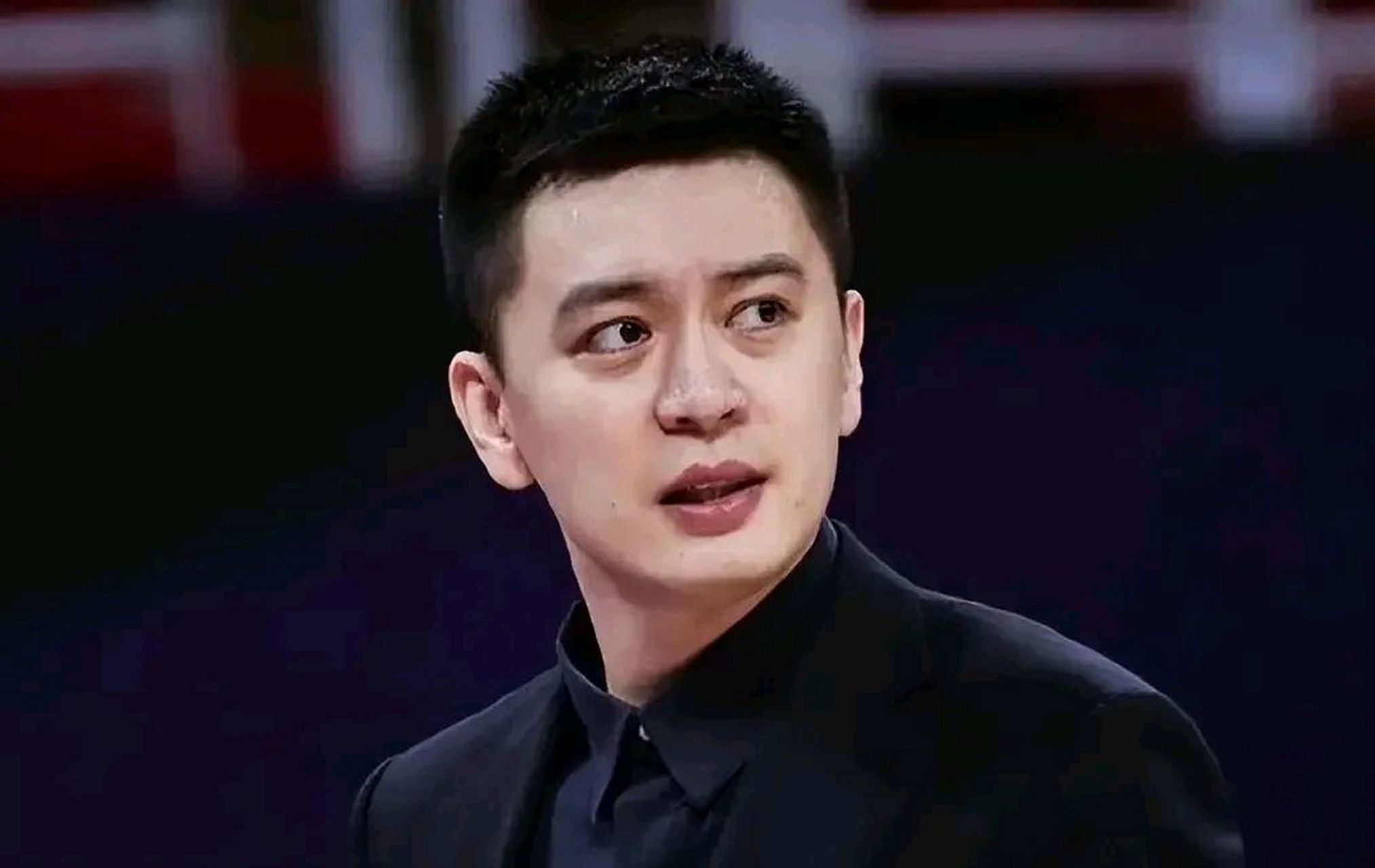 杨鸣昨晚在某手直播结束了,总结一下主要就是1,自己会出国学习,再不去