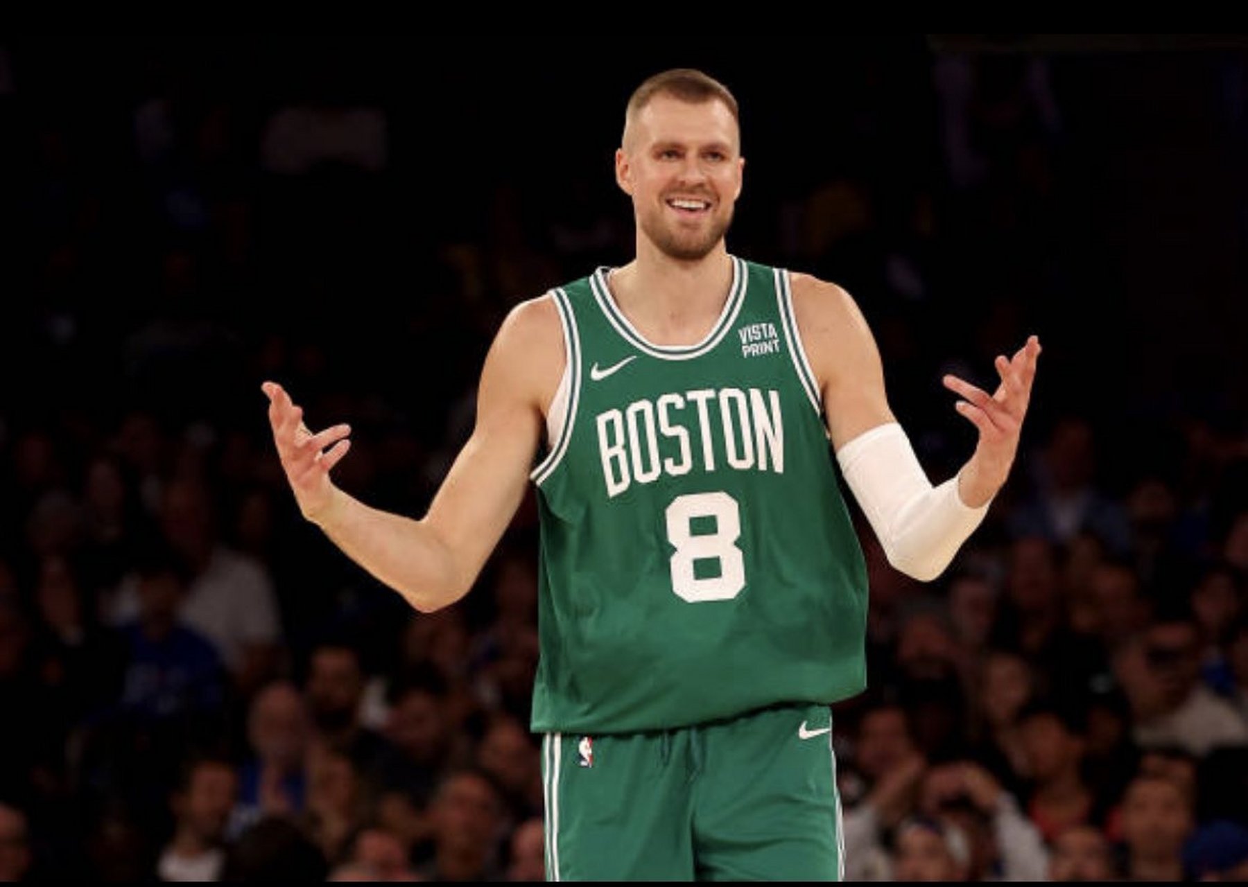 赛后凯尔特人球员克里斯塔普斯-波尔津吉斯接受采访谈起了球队的表现