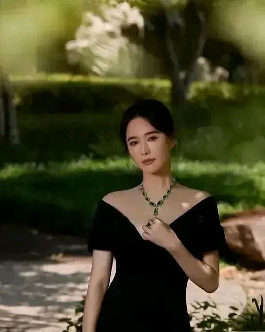 她是陈道明的绯闻女友,孙红雷的梦中情人,45岁了仍然娇嫩欲滴  我们都