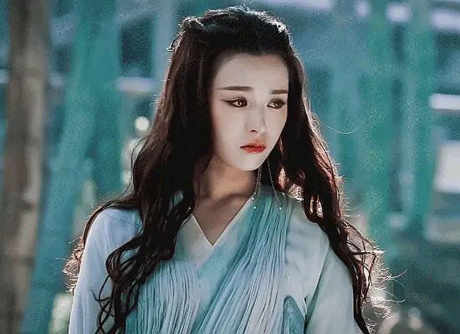 《海上牧云记》盼兮,发型简单,没什么头饰,但是很美!