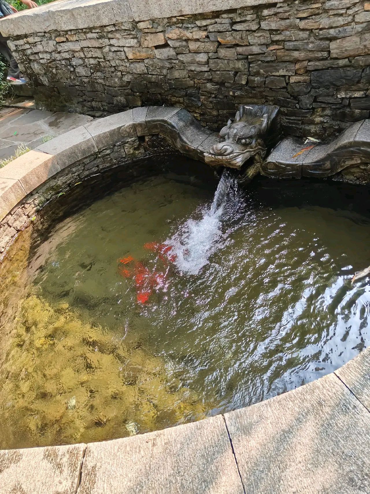 我和老公已经结婚好几年了,最近我们商量着将房产证上加上我的名字