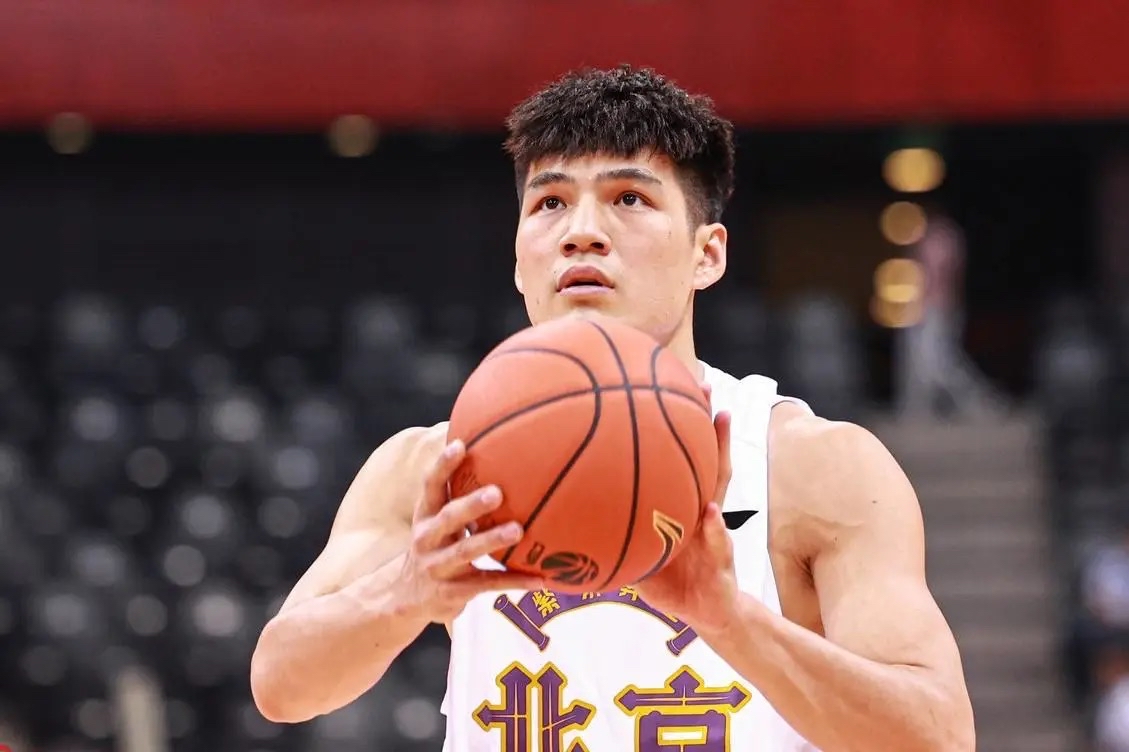 狂轰22 5 6!陈国豪天神下凡,崔永熙12中5,北控成cba第一黑马!