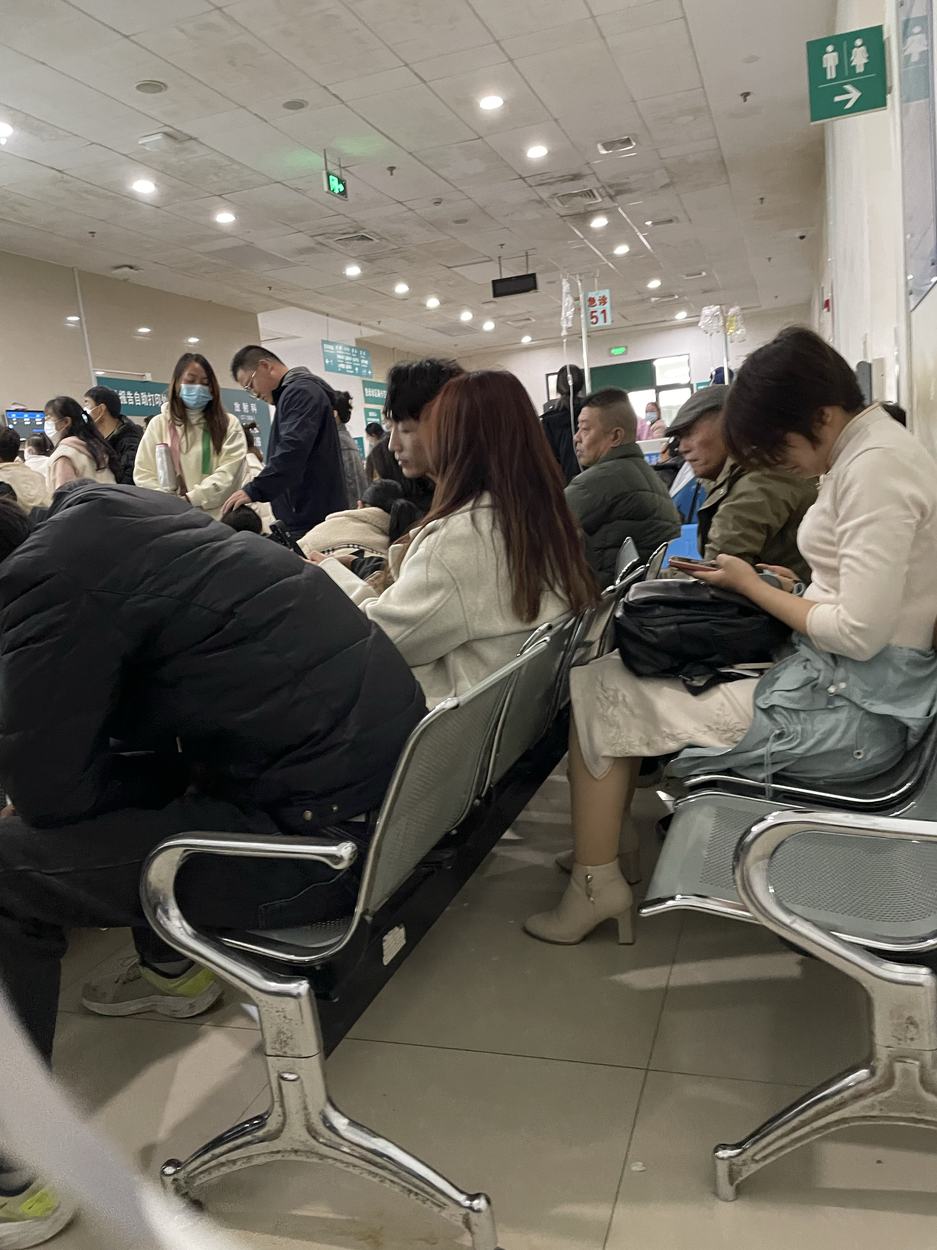 包含民航总医院代诊挂号服务-院内排队不用自己等的词条