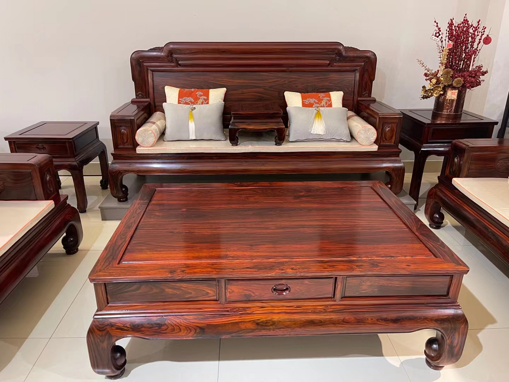 阔叶黄檀(印尼黑酸枝) 吉祥如意沙发 纹路是不是挺像大红酸枝的 高端