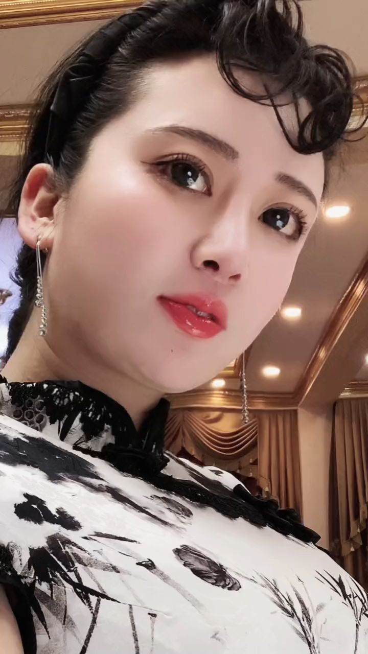 珠圆玉润,四四方方的女人!