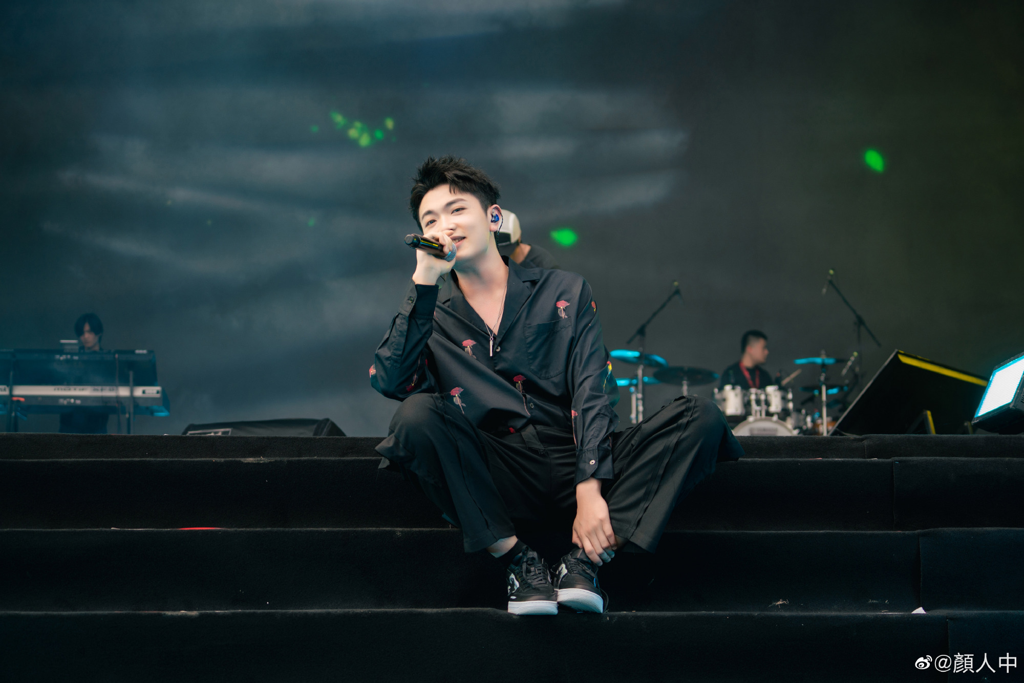 颜人中献唱《一生一世》插曲,千年光阴流转,《定格》相遇瞬间