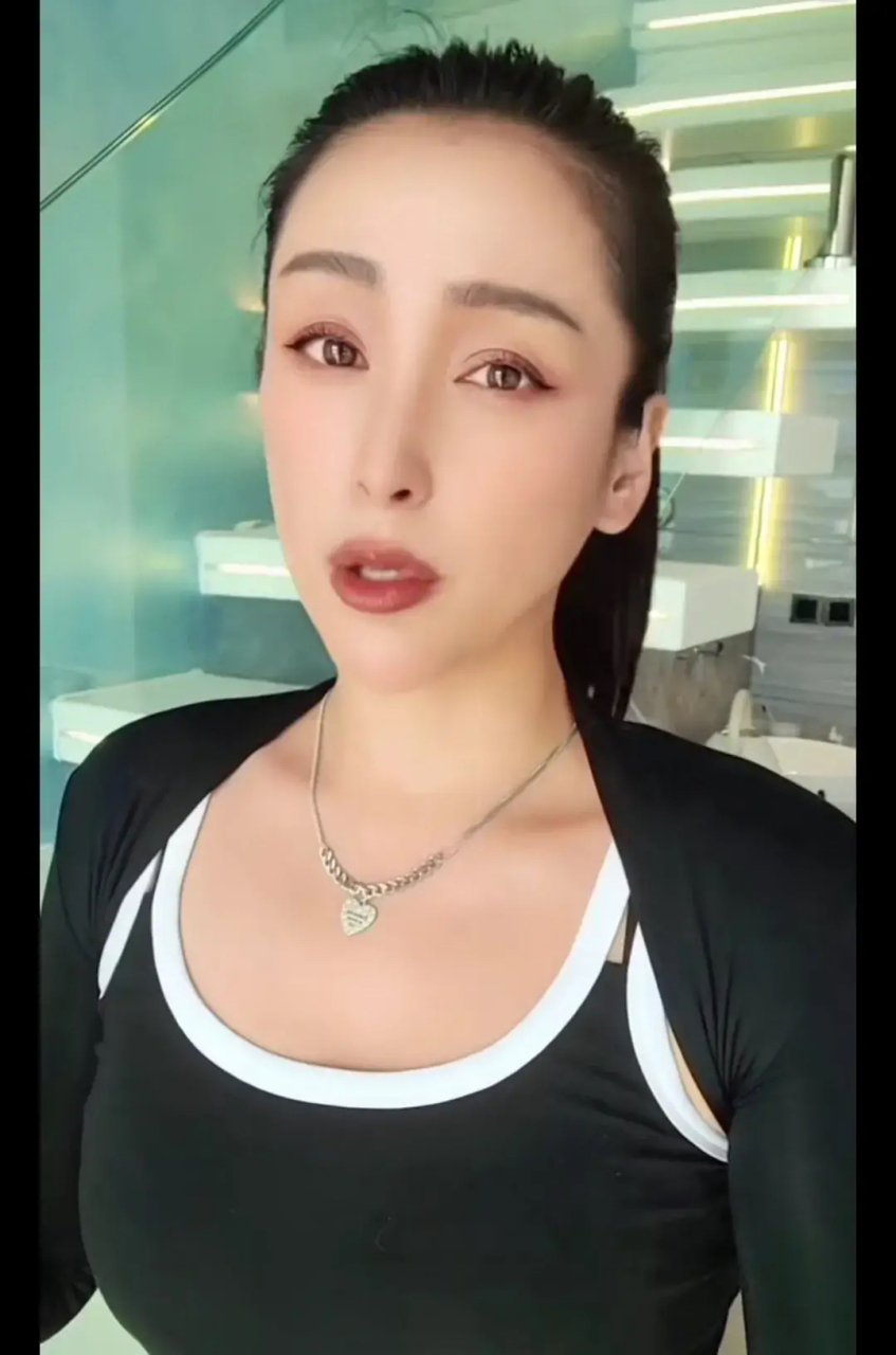 动态创作月# 演员吴靖萱,今天发视频怒斥好莱坞美国队长3制作团队!