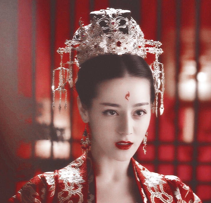 为什么说热巴古装丑,明明很好看啊?