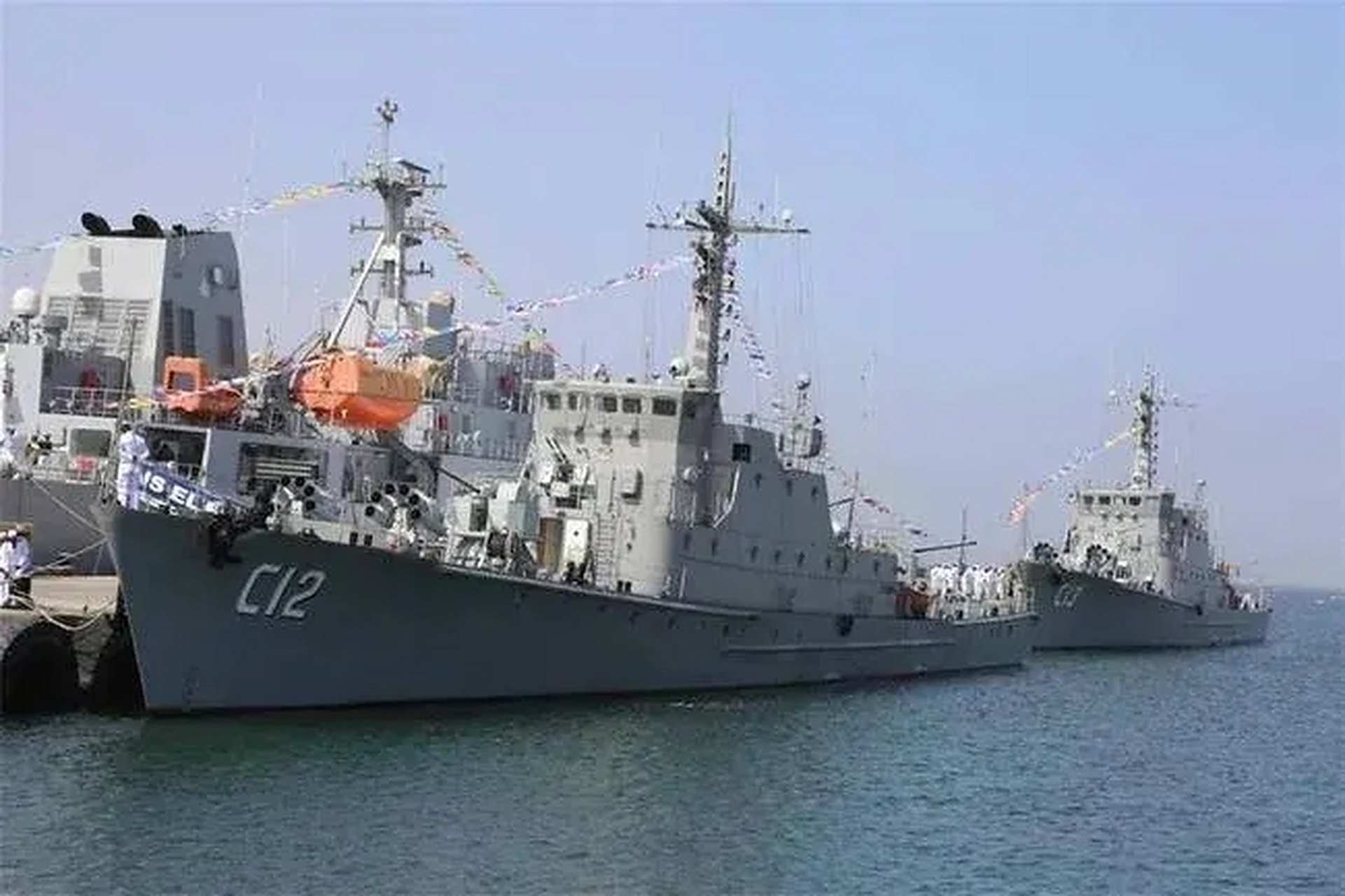 2017年中国将两艘037is型反潜护卫艇退役,交江南造船厂进行了翻新和