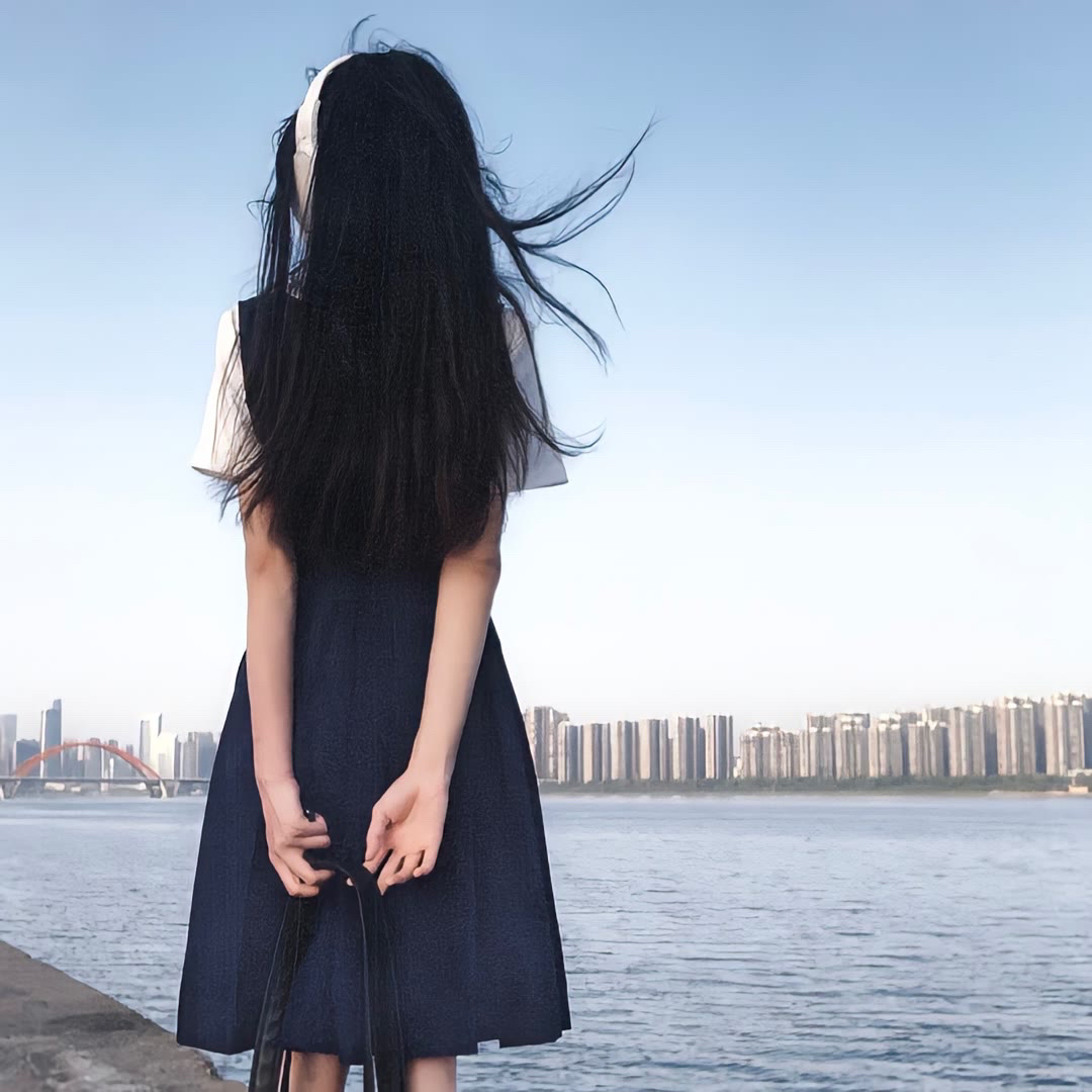 白衬衫 心动 小说 杂志 日记本 好朋友 青春 我们" #背影#  #追女生
