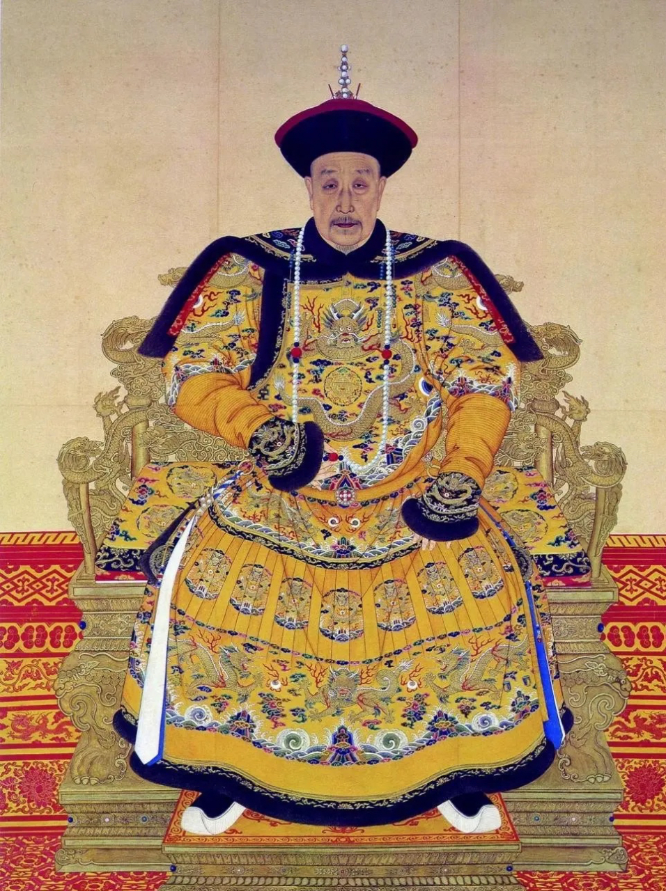 "88岁的乾隆娶了13岁的少女为妃,洞房之夜,少女望着比爷爷还年长的
