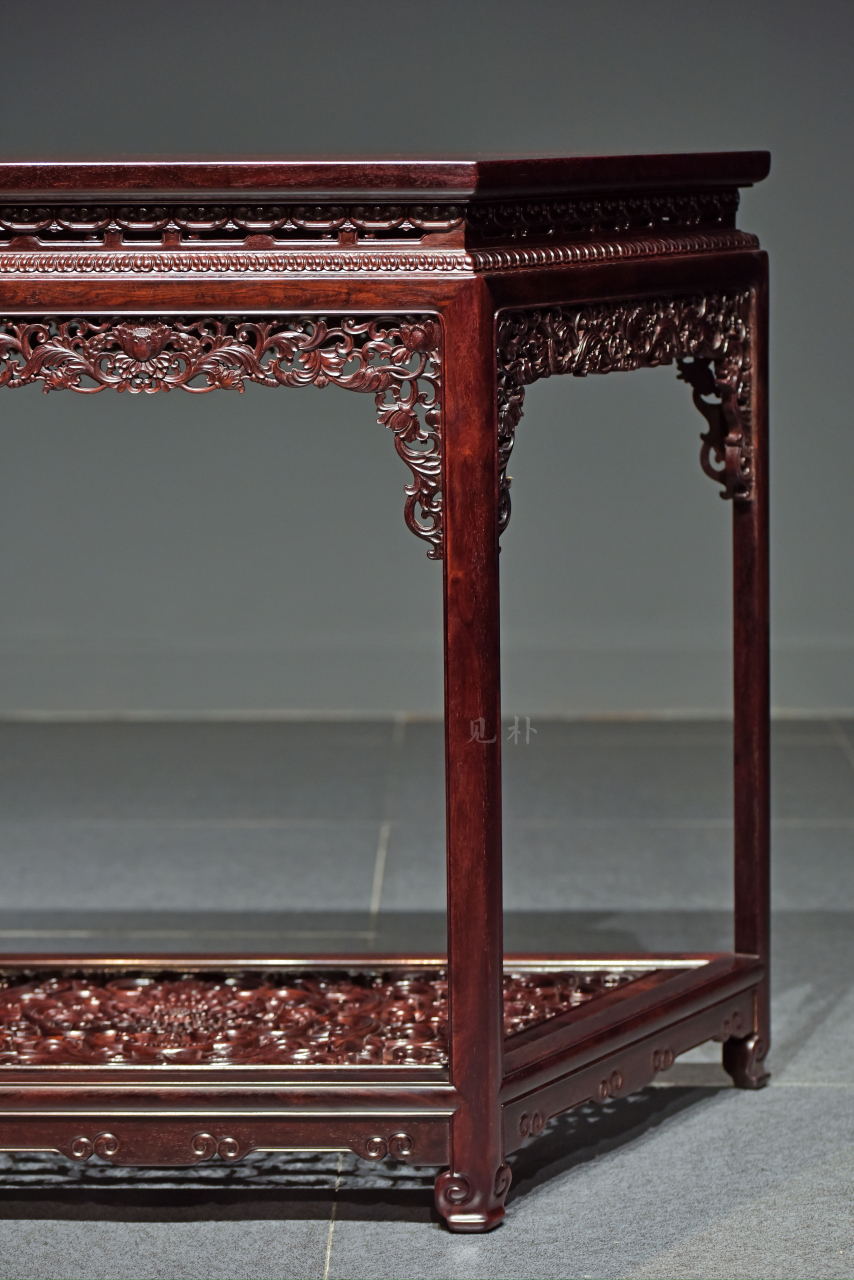 高油密金星鱼鳞纹小叶紫檀半桌