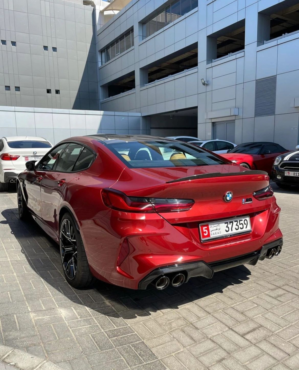 这辆宝马m8雷霆版要加速有加速,要外观有外观,你认同吗?