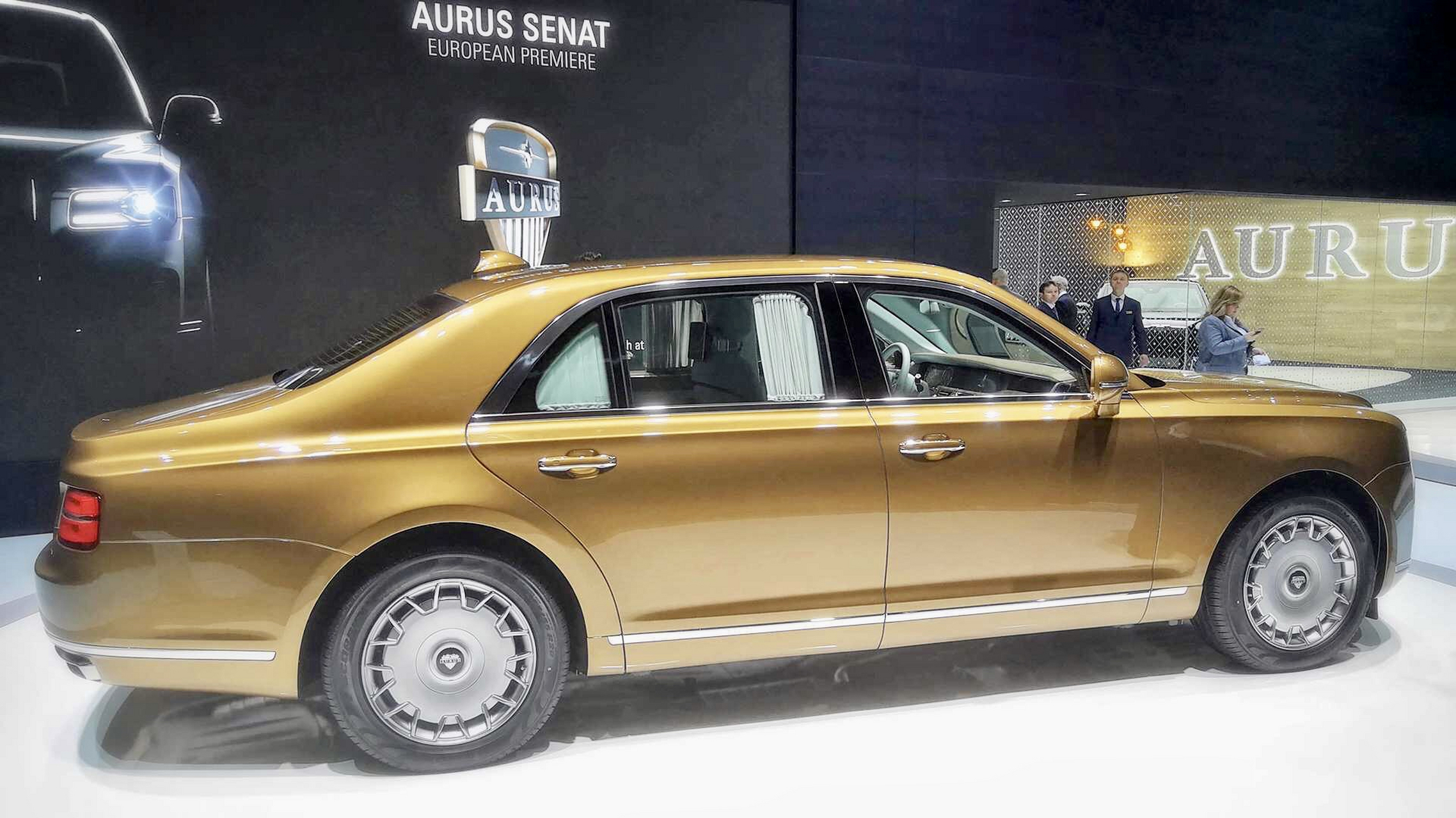 这款阿鲁斯轿车来自于俄罗斯,在俄罗斯的地位相当于国内的红旗轿车