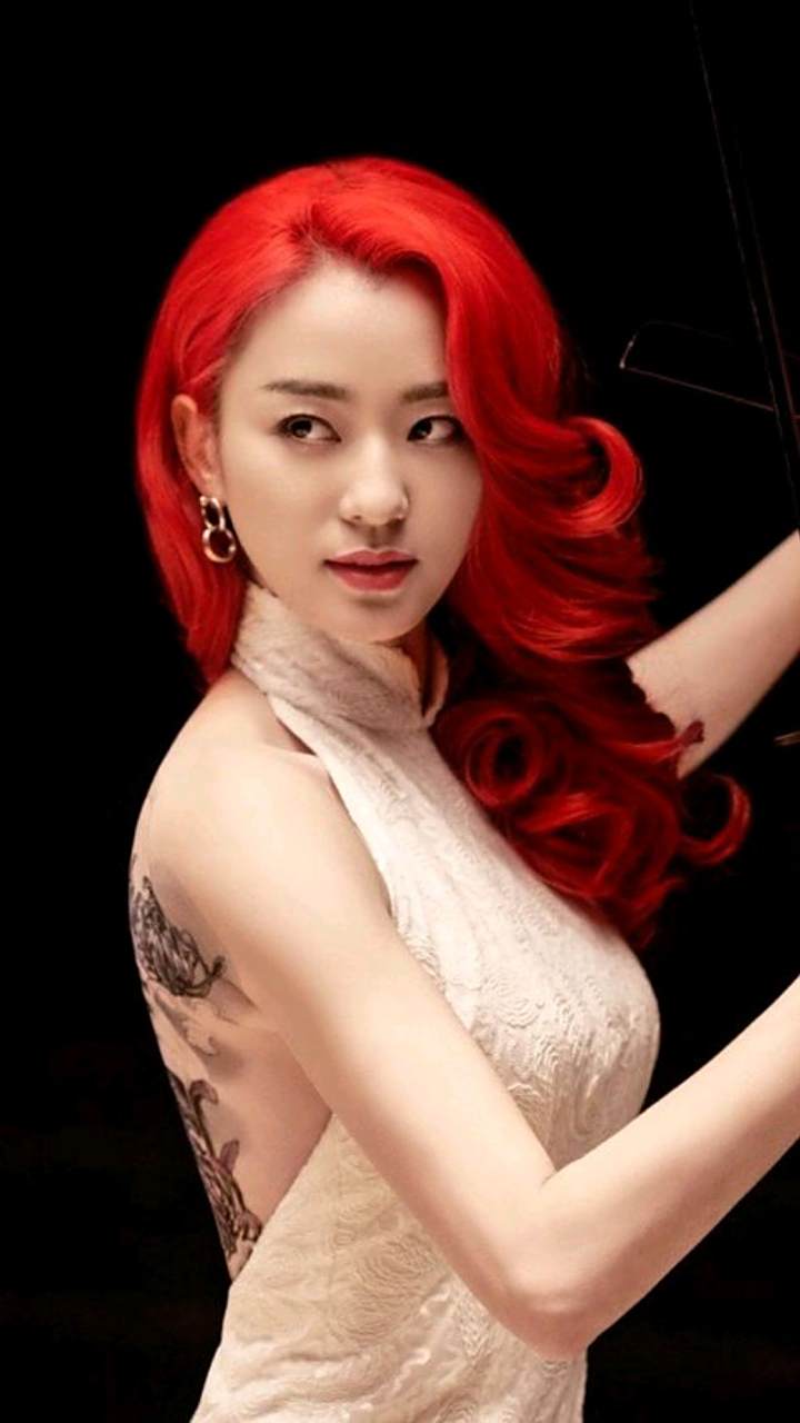 美女演员张梦露