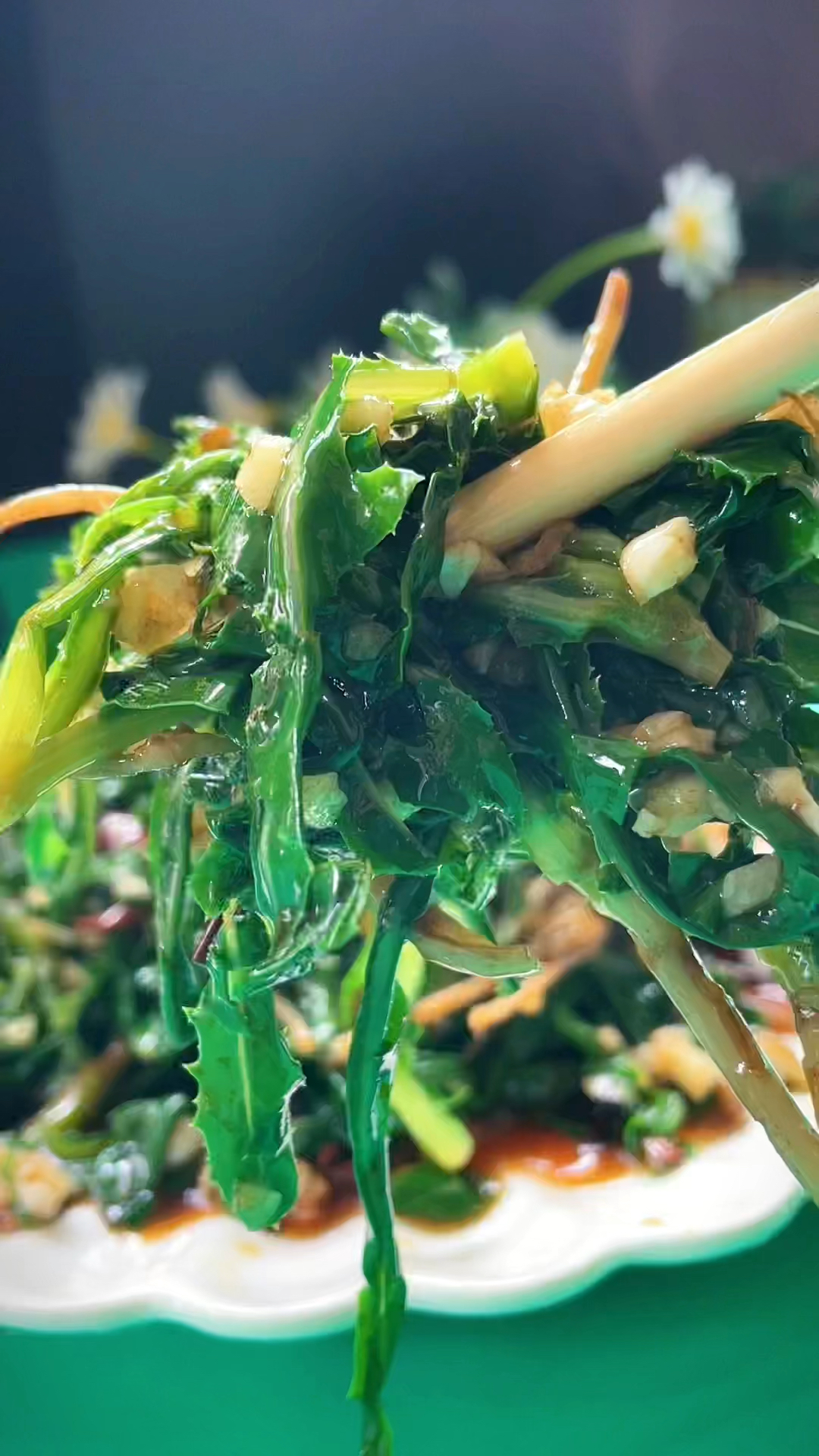 凉拌苦菜这样做真好吃一上桌抢着吃美味不可辜负