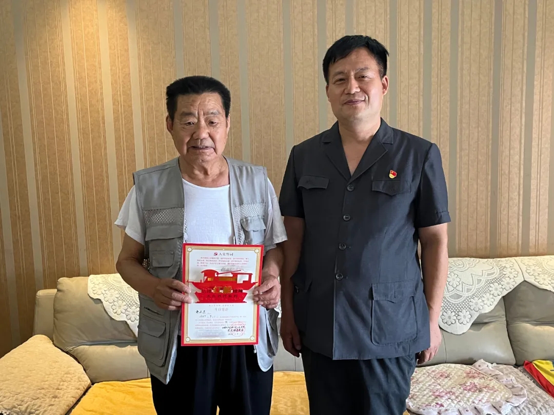 伊川法院开展"答好时代考卷 喜迎二十大"系列主题党日活动
