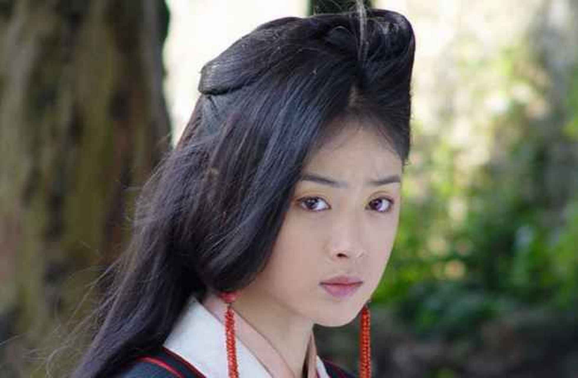 蒋欣早期饰演的木婉清,颜值巅峰,冷艳动人