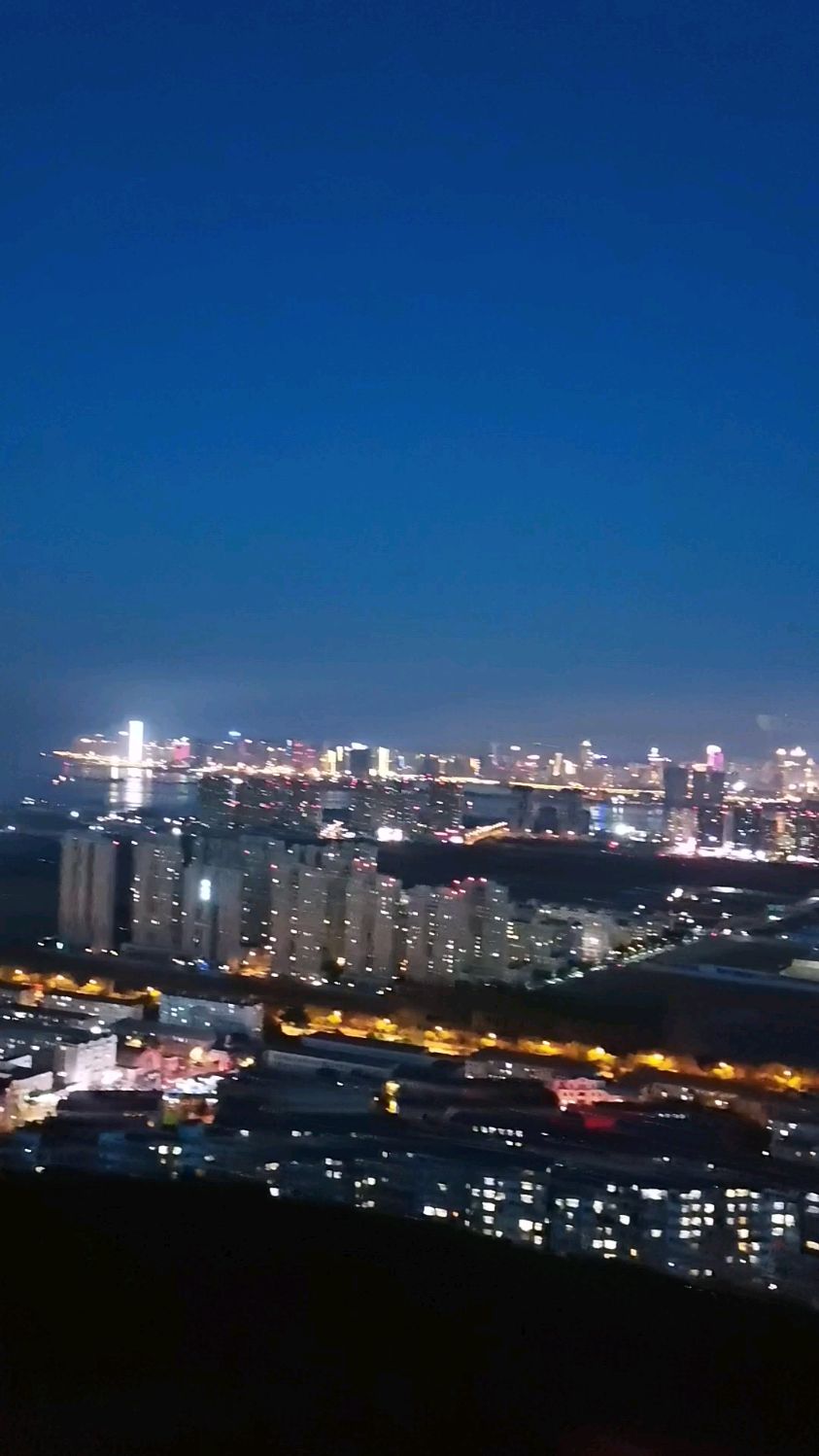 美丽滨城璀璨的夜晚