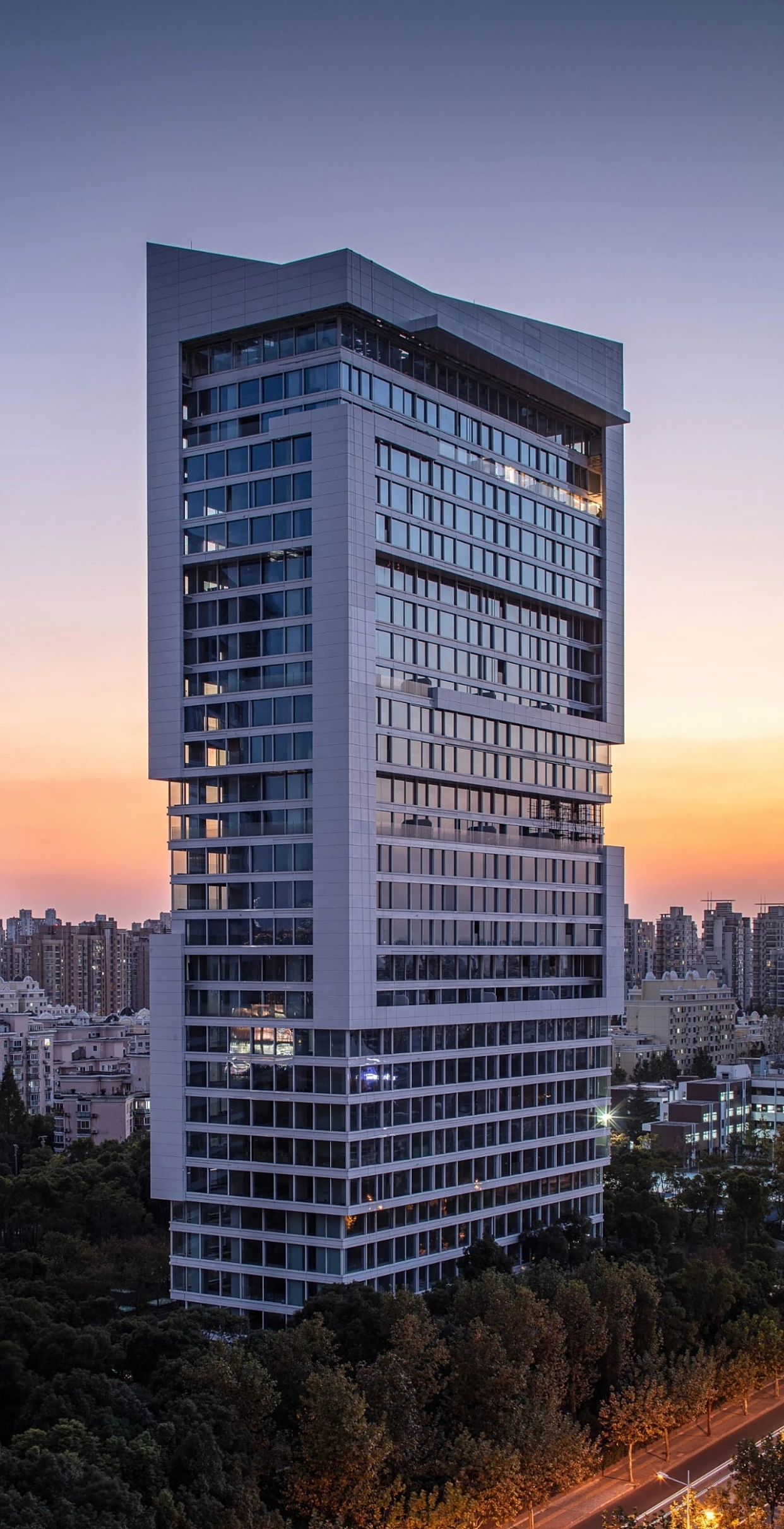 中鹰集团|科技地标之「超白玻璃」在当代高层住宅中的应用