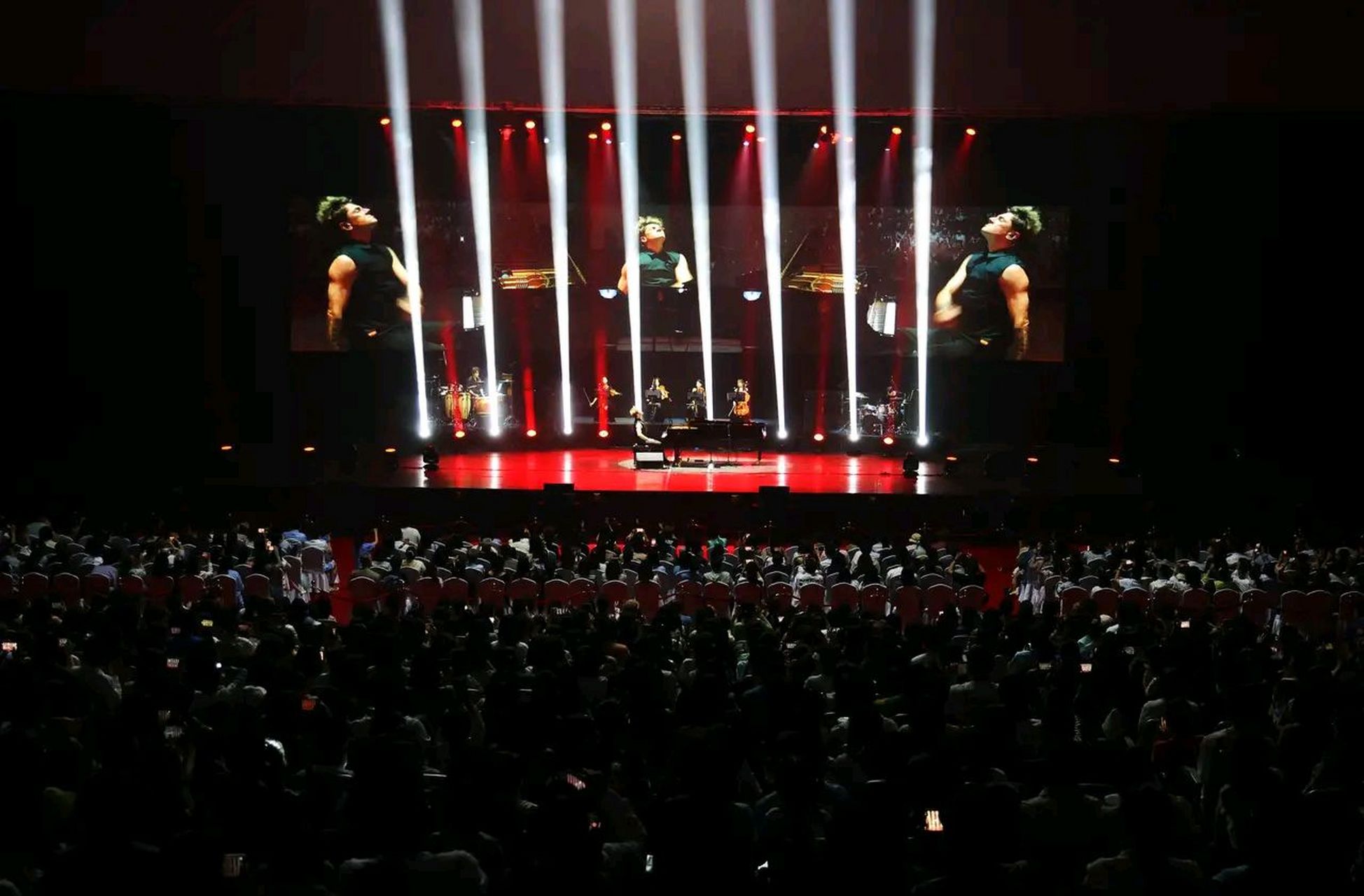 我是马克西姆icon 入驻今日头条,我感到非常兴奋和荣幸.