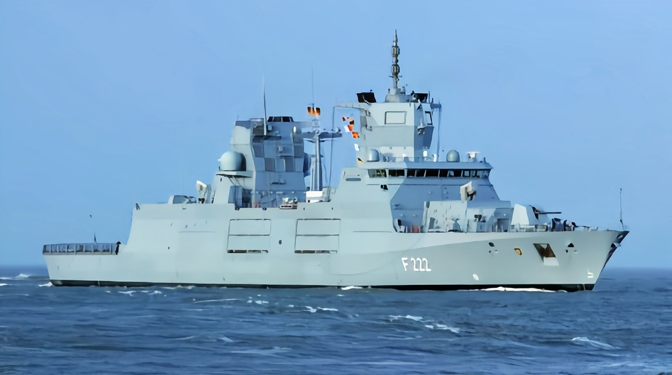 德国算是把吨位浪费者的名号坐实了,德国海军现役的护卫舰f125就是最