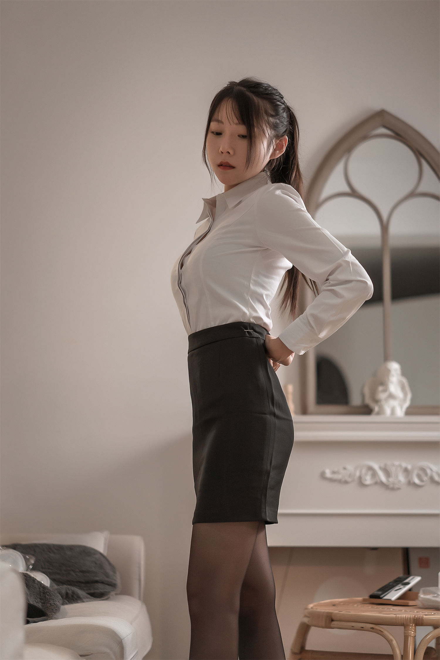 香草喵露露阳光庭院制服，民宿下班回家干点啥好呢？